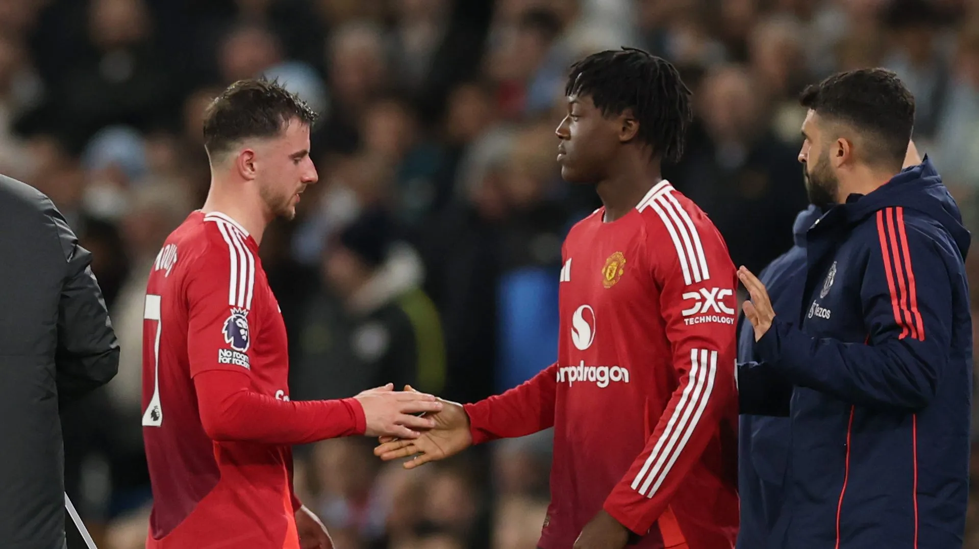 Mason Mount e Kobbie Mainoo podem deixar o Manchester United (Photo by Carl Recine/Getty Images)