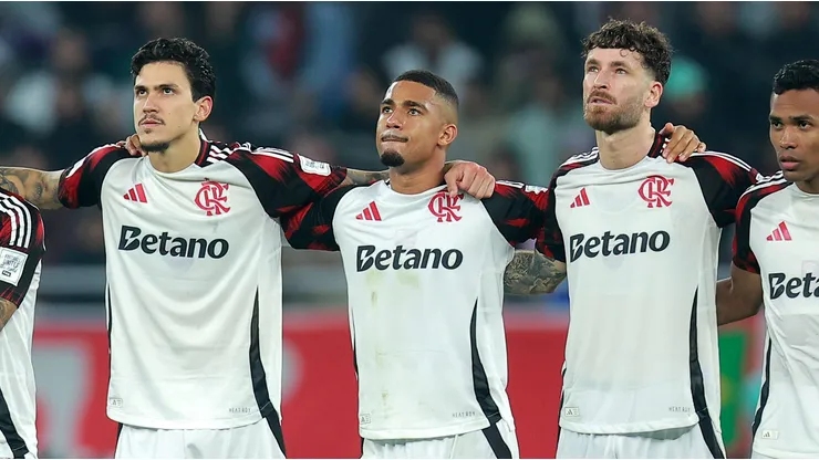 Torcida do PSG faz piada com o Flamengo após vitória no Intercontinental. (Foto: Getty Images/Getty Images)