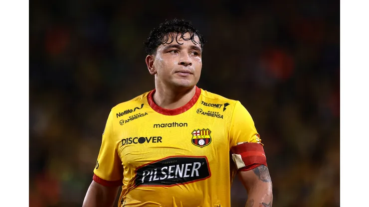 Violência choca Equador: Mario Pineida, lateral do Barcelona SC, e esposa assassinados em Guayaquil. (Foto: Franklin Jacome/Getty Images)