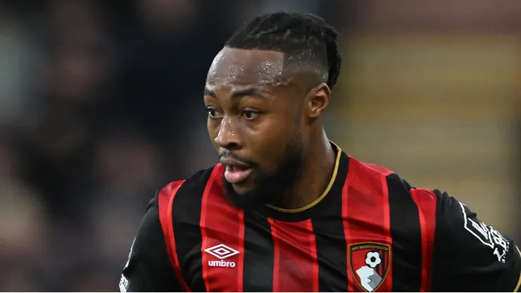Antoine Semenyo durante jogo da Premier League. (Photo by Mike Hewitt/Getty Images)