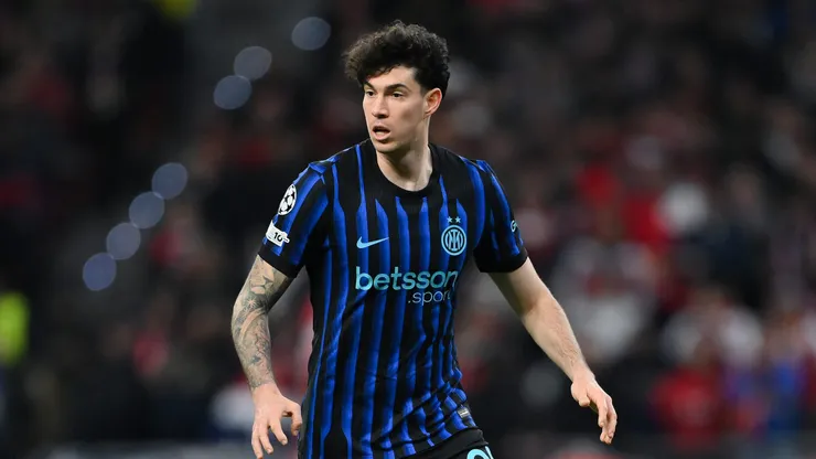 Bastoni está sendo disputado por Chelsea e Barcelona. Foto: David Ramos/Getty Images