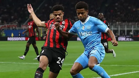 Zachary Athekame, do Milan, e David Neres, do Napoli. Times se enfrentam nesta quinta (18) pela Supercoppa da Itália (Foto: Marco Luzzani/Getty Images)