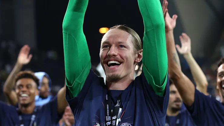 Safonov foi o heroi do título. Claudio Villa/Getty Images.