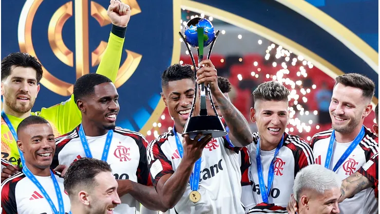 Atletas do Flamengo comemorando o título do Derby das Américas. (Photo by Getty Images/Getty Images)