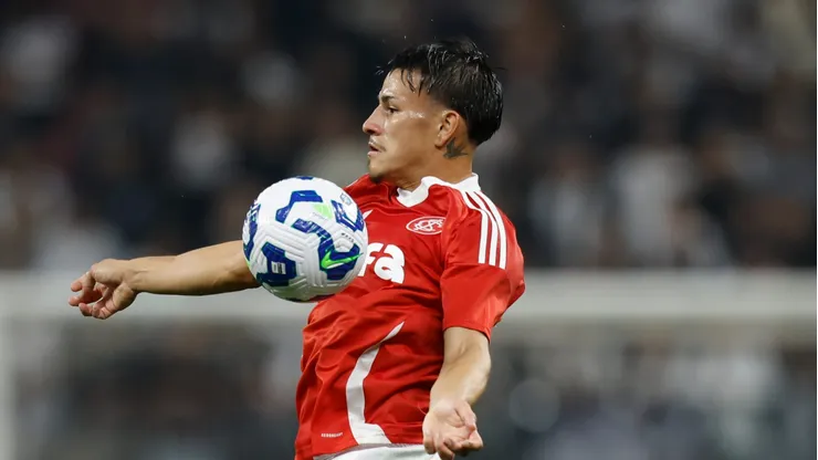 Bernabei em ação pelo Internacional (Miguel Schincariol/Getty Images)
