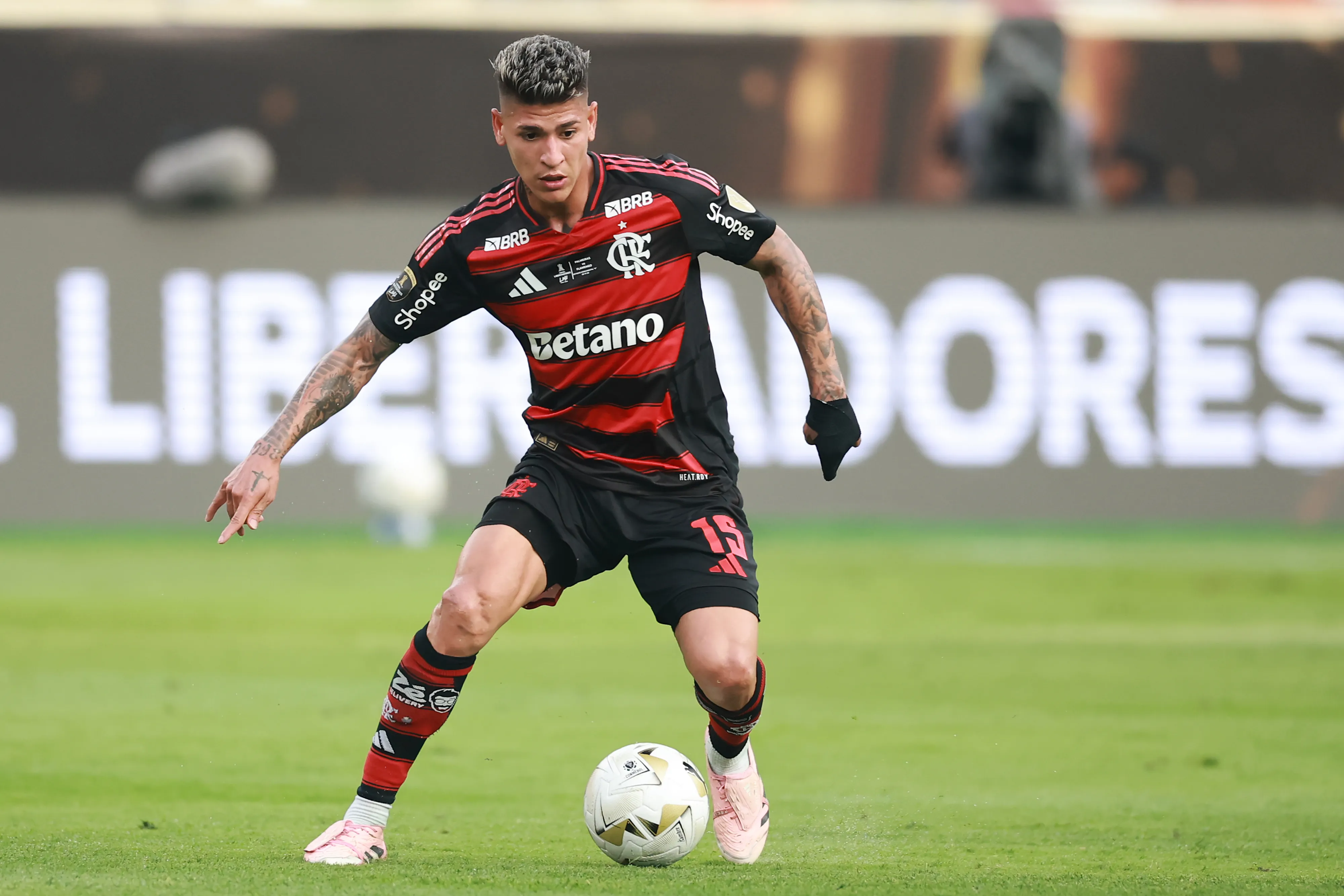 Carrascal não deseja sair (Foto: Hector Vivas/Getty Images)