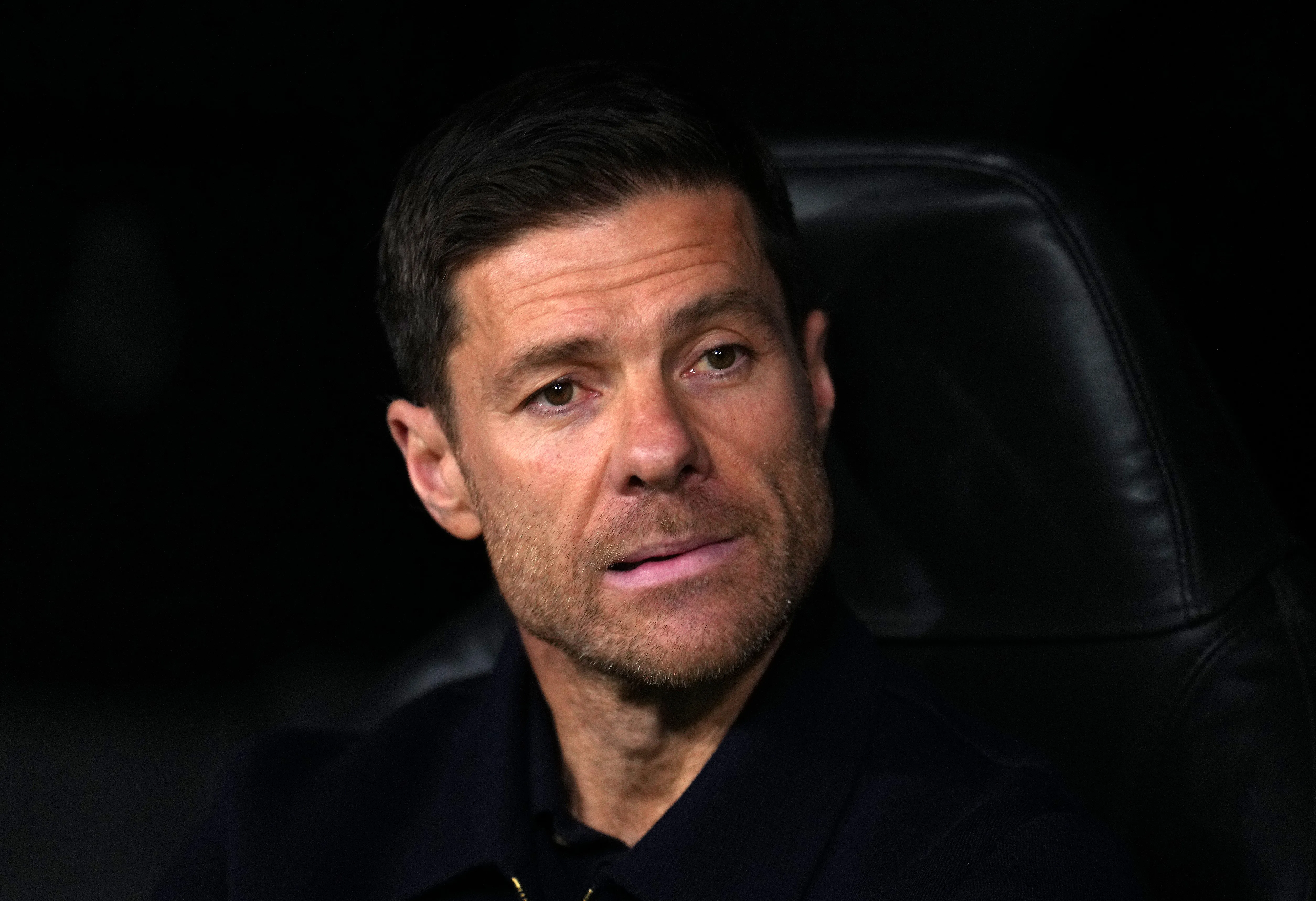 Xabi Alonso está pressionado no Real Madrid. Foto: Aitor Alcalde/Getty Images