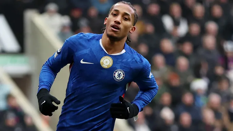 João Pedro em campo com as cores do Chelsea. Foto: George Wood/Getty Images