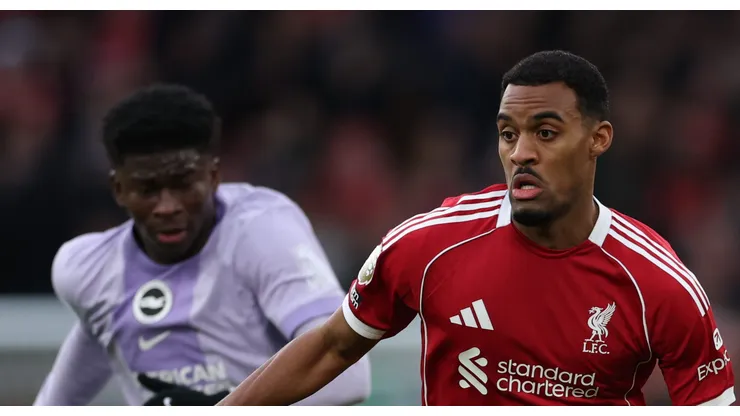 Manchester United muda os planos após Brighton vetar a saída de Carlos Baleba. (Photo by Michael Regan/Getty Images)