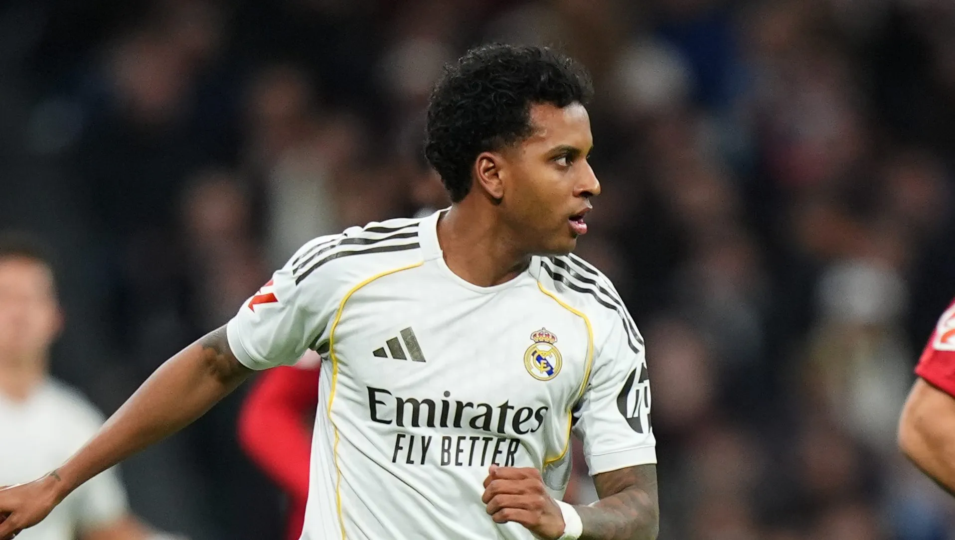 Rodrygo em campo contra o Sevilla