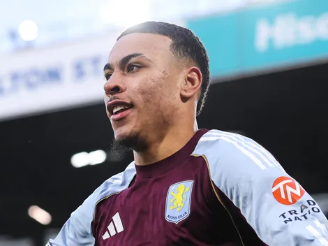 Aston Villa derrota o Manchester United com show de Morga Rogers