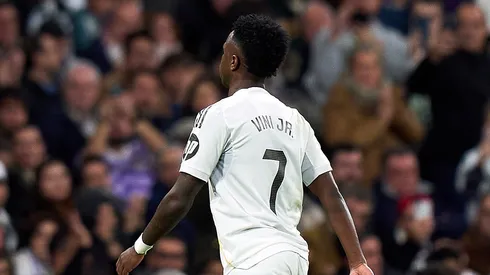 Vinicius Junior em jogo do Real Madrid. Ele foi substituído e ouviu vaias (Foto: Angel Martinez/Getty Images)