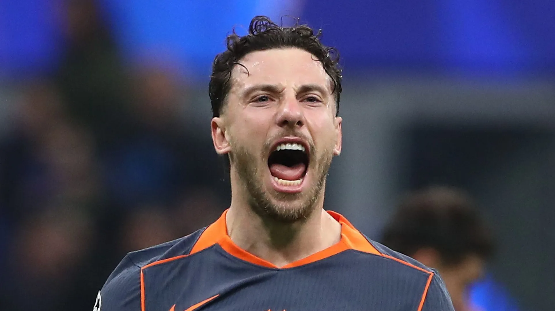 Carlos Augusto com a camisa alternativa da Inter