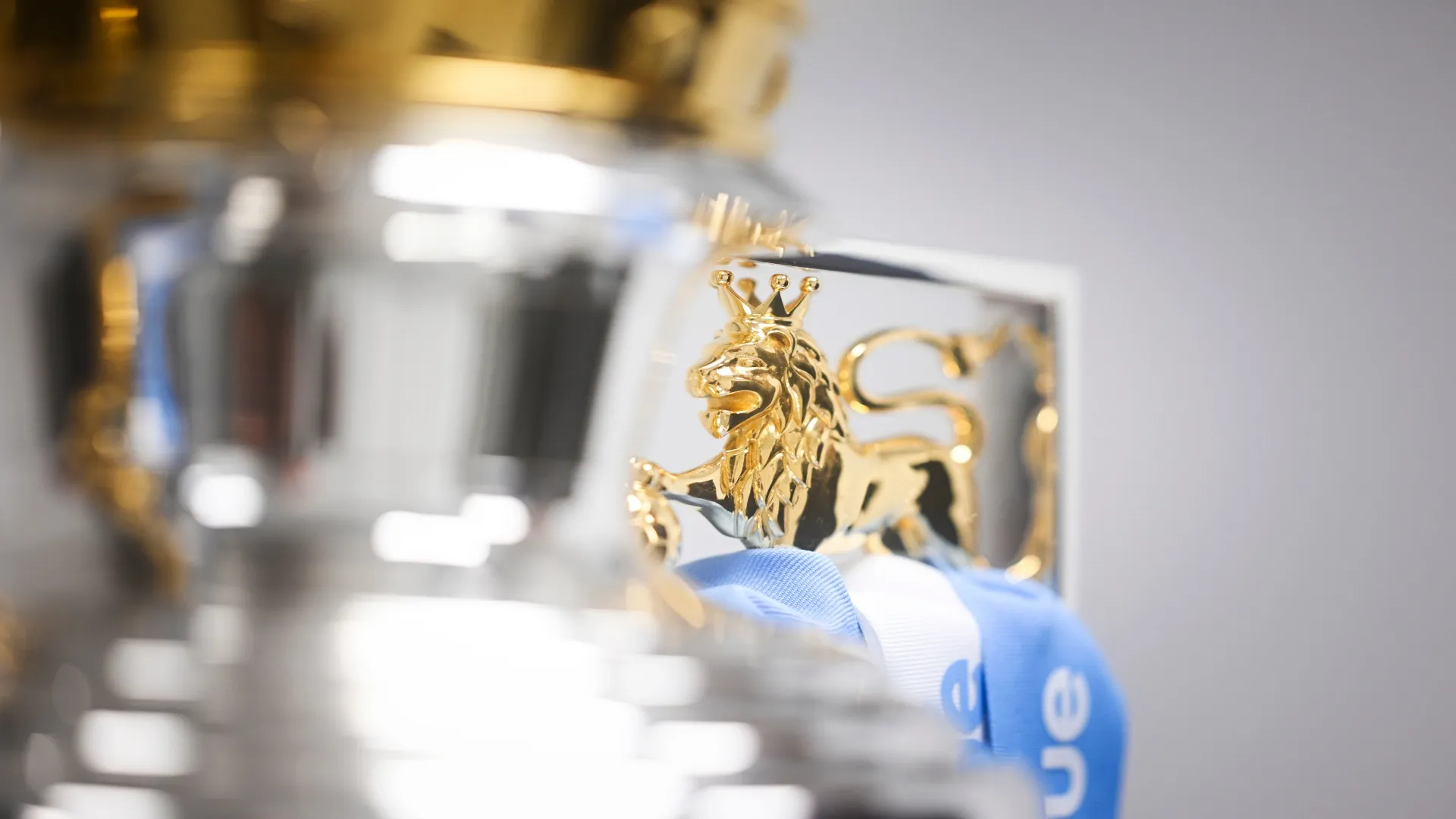 Detalhe do troféu da Premier League – Michael Regan/Getty Images