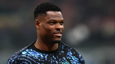 Dumfries está na mira do Liverpool. Foto: Marco Luzzani/Getty Images