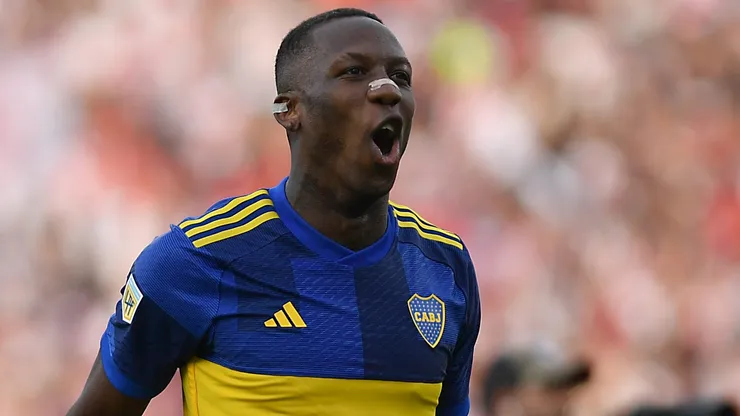 Advíncula, do Boca Juniors, é procurado pelo Sporting Cristal, do Peru. (Foto: Hernan Cortez/Getty Images)