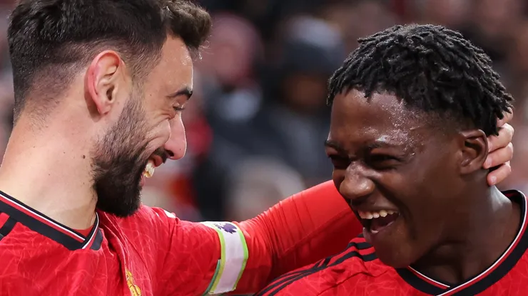 Kobbie Mainoo, do Manchester United, quer se juntar ao Napoli. (Foto: Alex Livesey/Getty Images)