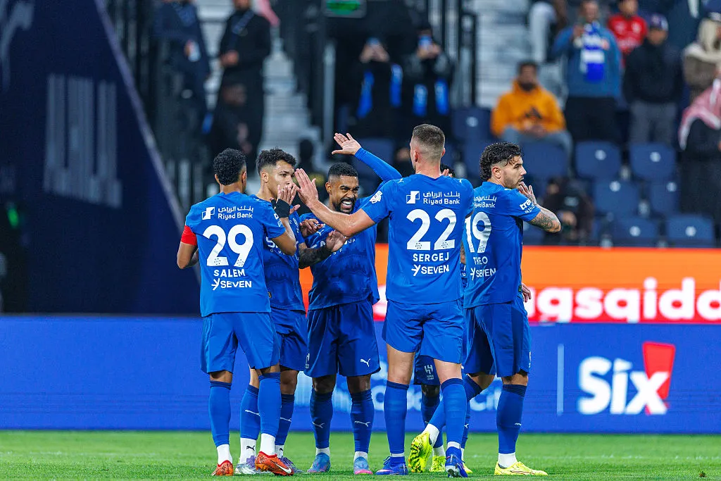 Malcom comemora com o time do Al-Hilal (Photo by Abdullah Ahmed/Getty Images)