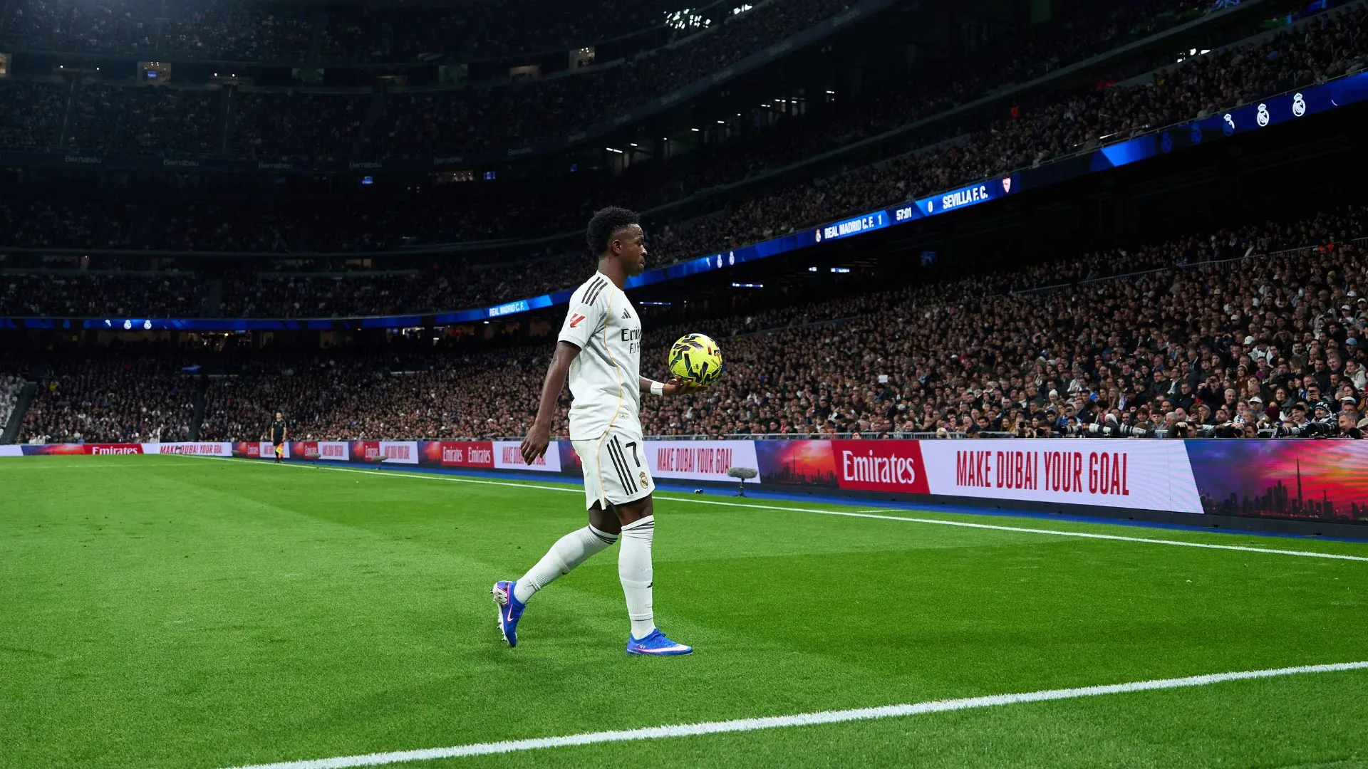 Vinicius Júnior vai disputar mais um título com o Real Madrid, no começo de 2026 (foto: Angel Martínez/Getty Images)