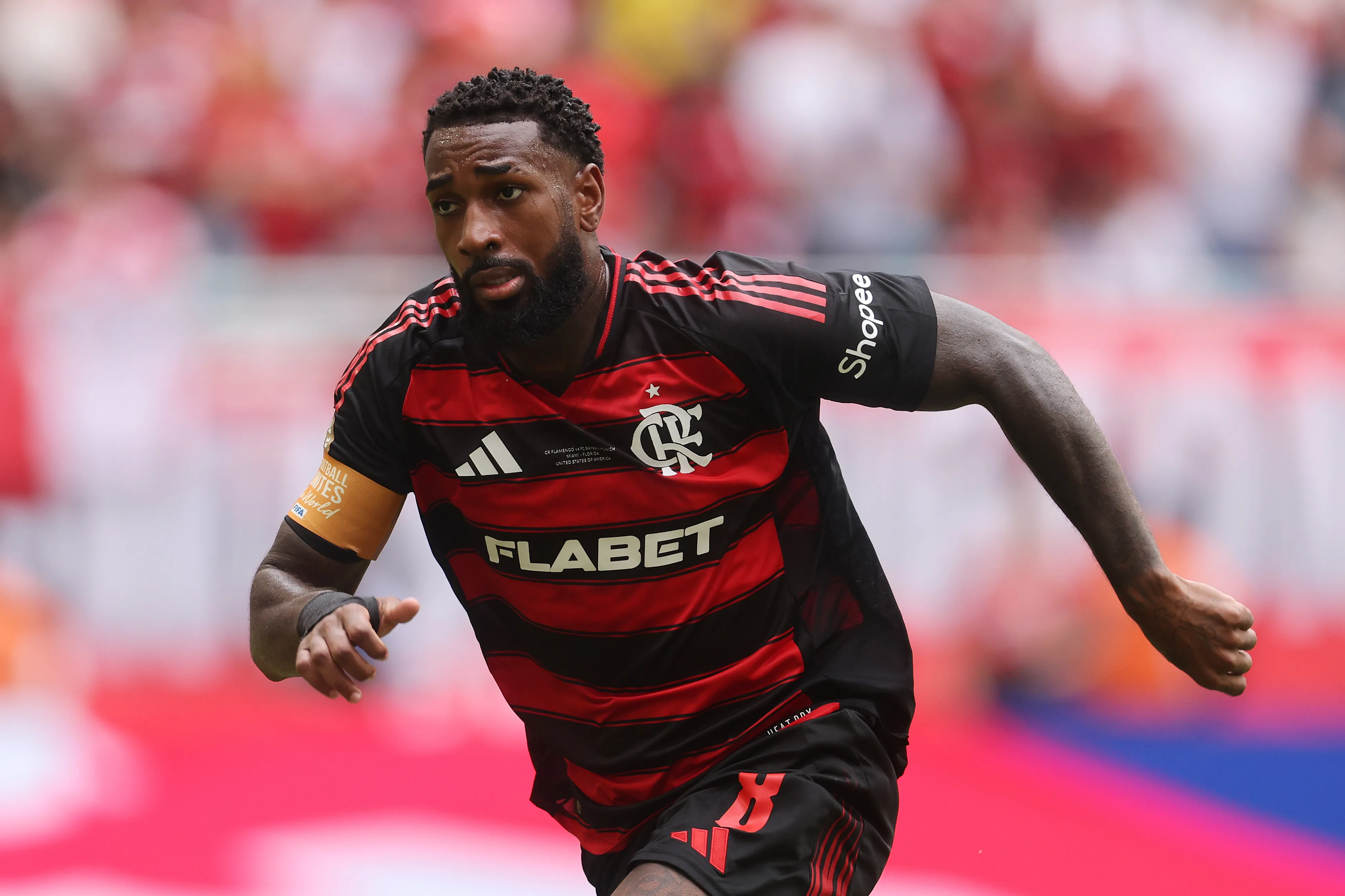 Gerson deixou o Flamengo no meio do ano (Foto: Michael Reaves/Getty Images)