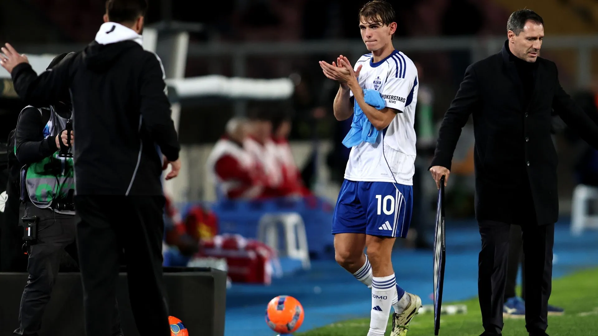 Nico Paz foi substituído na etapa final do jogo entre Como 1907 e Lecce (foto: Maurizio Lagana/Getty Images)