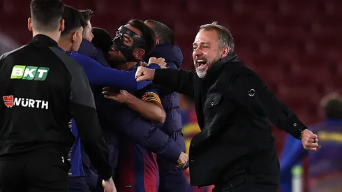 Gerard Martín ascende no Barcelona e se torna indispensável para Hansi Flick. (Photo by Eric Alonso/Getty Images)