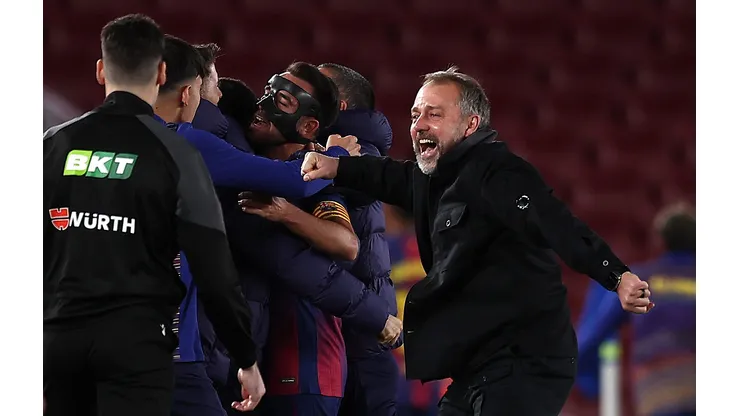 Gerard Martín ascende no Barcelona e se torna indispensável para Hansi Flick. (Photo by Eric Alonso/Getty Images)