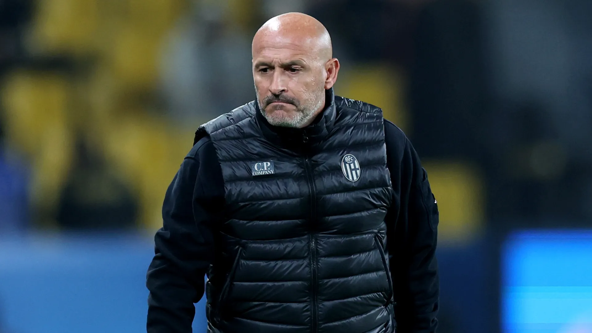 Vincenzo Italiano irritado durante jogo do Bologna