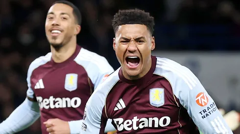 Watkins marcou os dois gols dos Villans na vitória contra o Chelsea