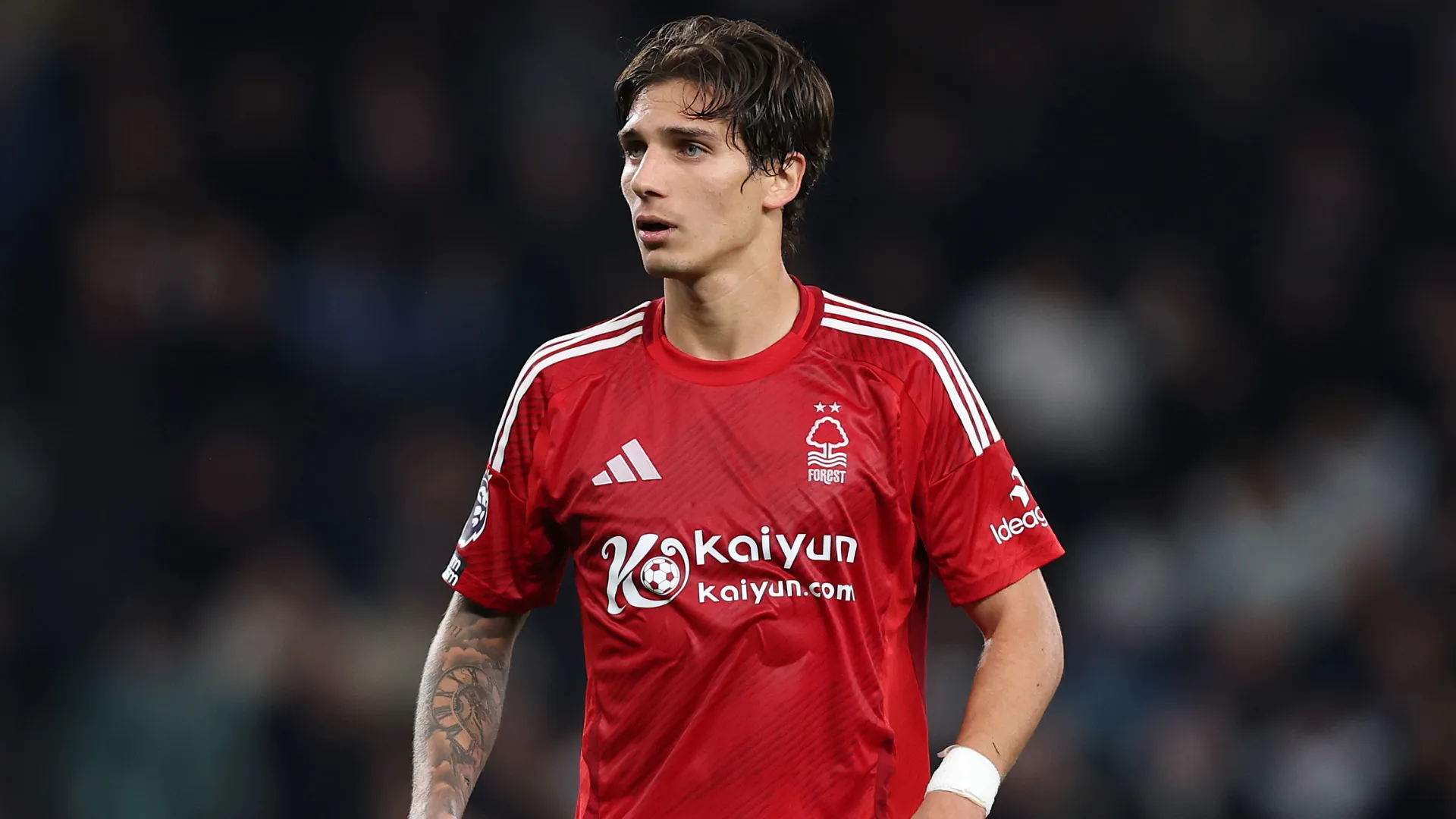 Nicolás Domínguez durante jogo do Forest