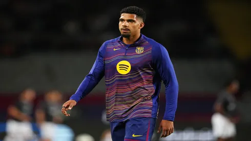 Ronald Araújo, do Barcelona, volta a treinar com o elenco - Alex Caparros/Getty Images