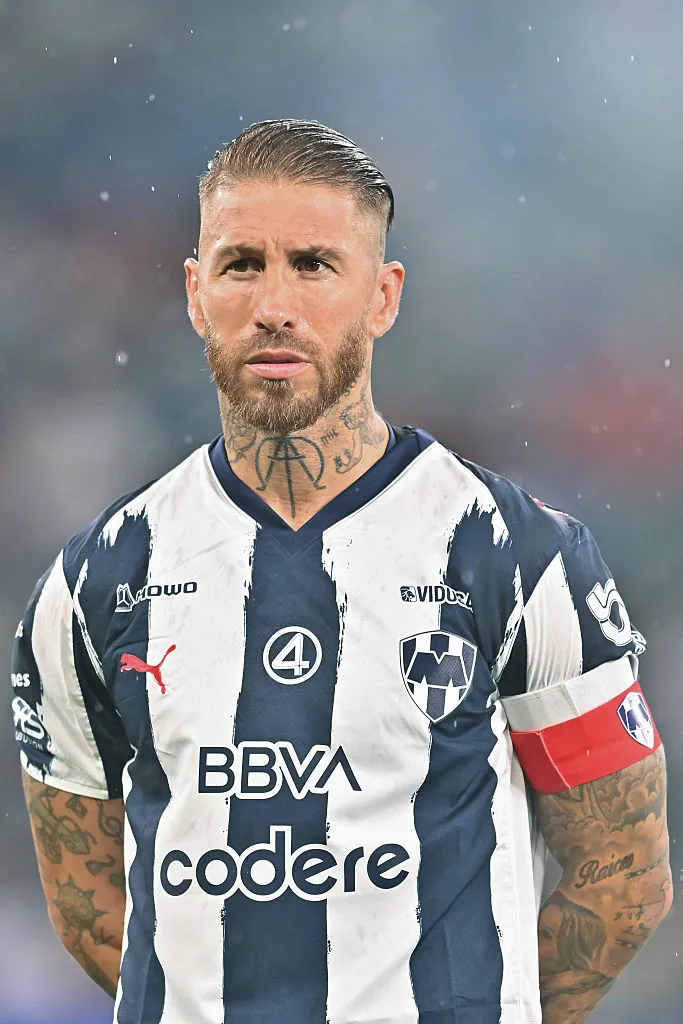 Zagueiro Sergio Ramos, quando estava no Monterrey. Jogador não quer ficar longe dos gramados e quer atuar já em janeiro (Foto: Azael Rodriguez/Getty Images)