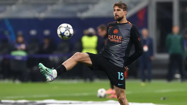 Francesco Acerbi durante aquecimento na Liga dos Campeões. Foto: Marco Luzzani/Getty Images