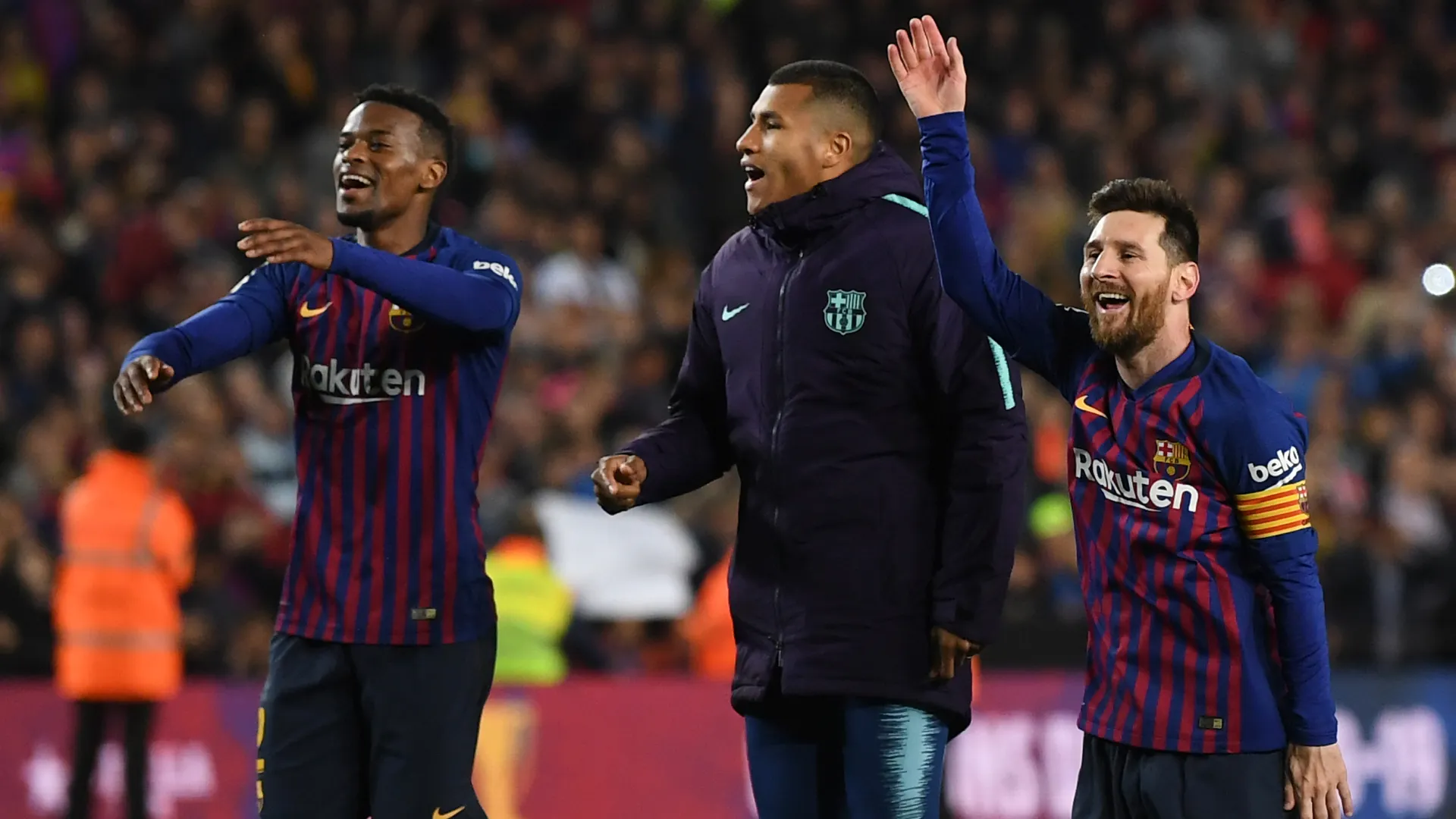 Jeison Murillo comemora ao lado de Lionel Messi