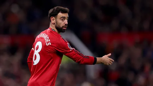 Bruno Fernandes gesticula em jogo do Manchester United (Carl Recine/Getty Images)