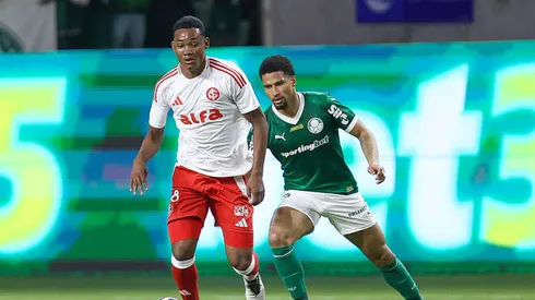 Raykkonen em jogo contra o Palmeiras pelo Brasileirão. Ricardo Moreira/Getty Images.