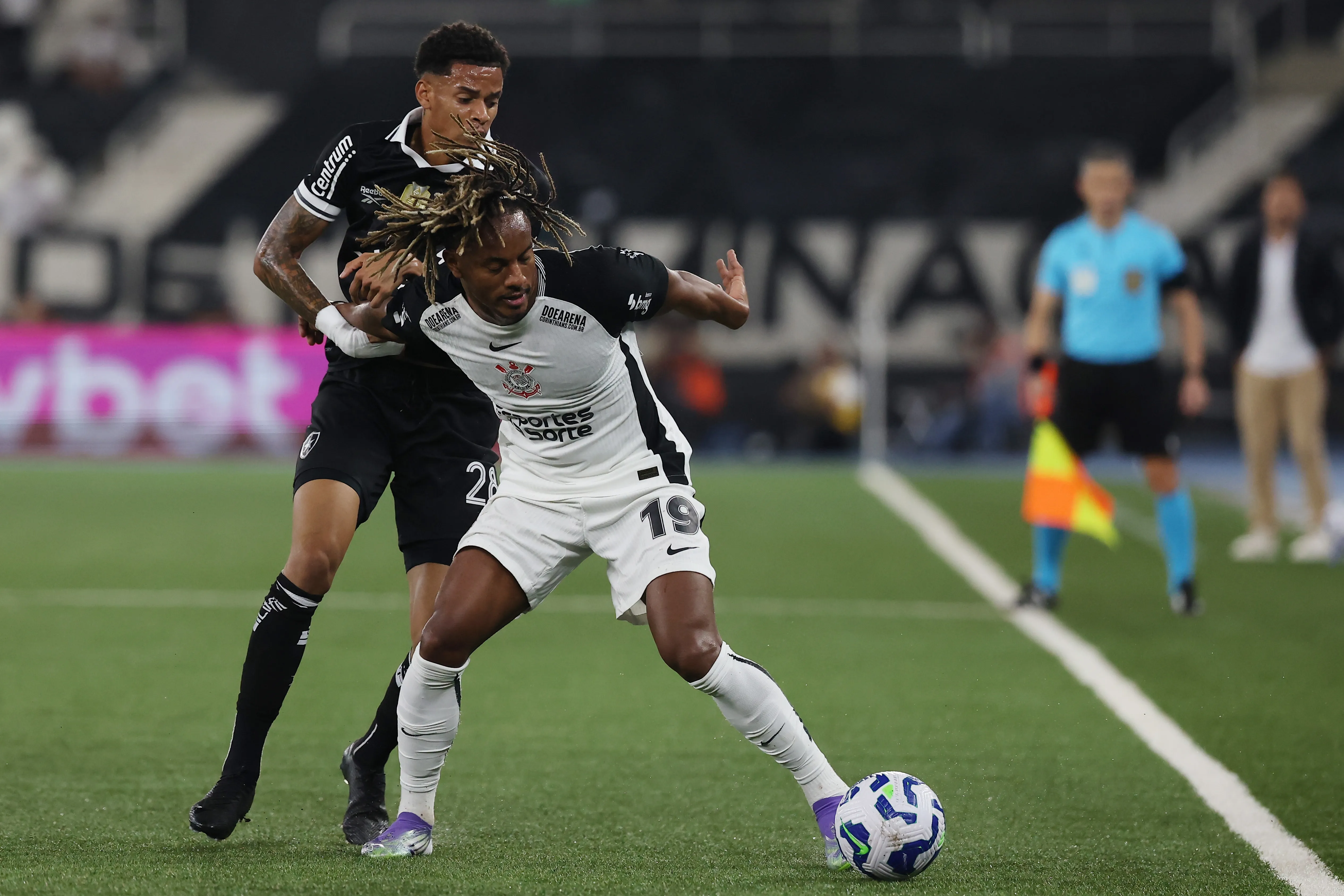 André Carrillo em ação durante jogo do Corinthians. (Foto: Wagner Meier/Getty Images)