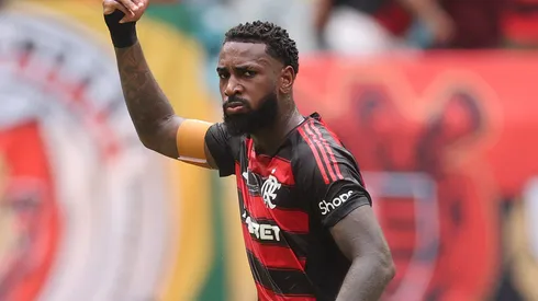 Gerson durante partida pelo Flamengo no Mundial de Clubes. (Photo by Michael Reaves/Getty Images)