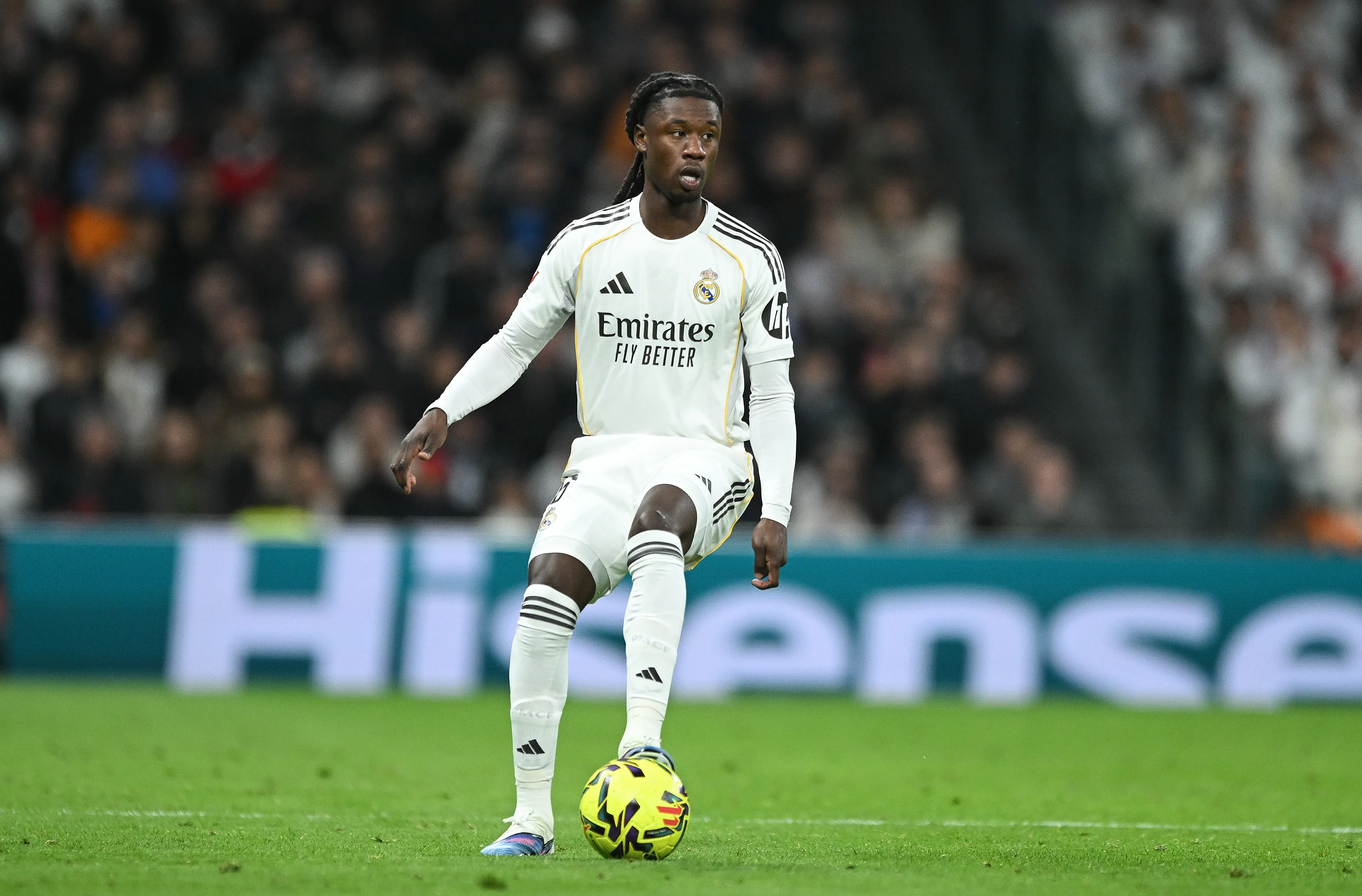 Camavinga em partida pelo Real Madrid. (Photo by Denis Doyle/Getty Images)