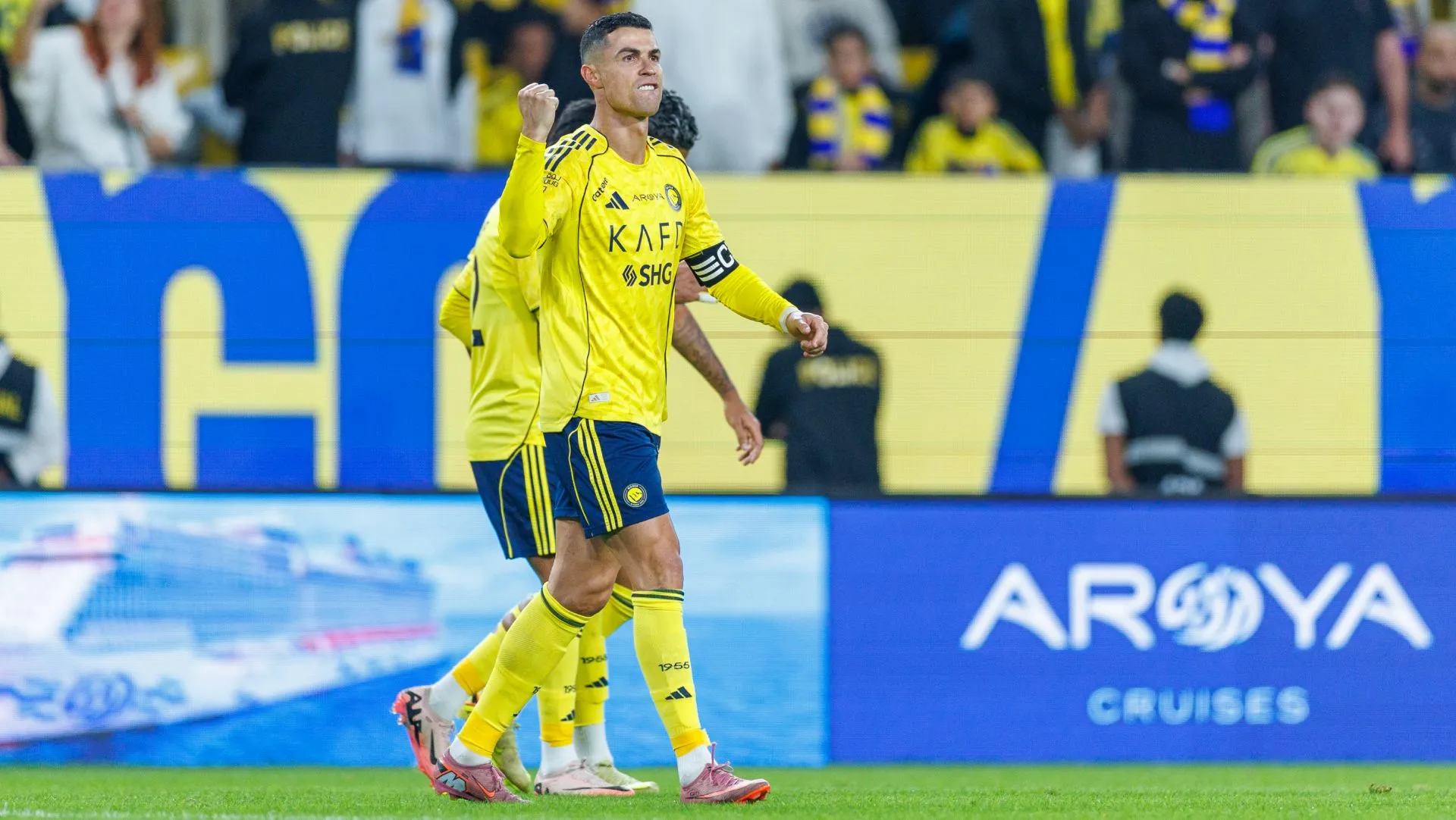Cristiano Ronaldo comemora gol durante partida da Saudi Pro League. Foto: Abdullah Ahmed/Getty Images