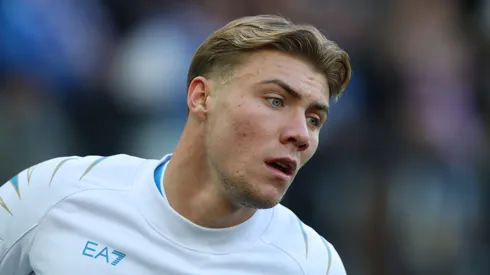 Napoli vai contratar o atacante em definitivo (Photo by Timothy Rogers/Getty Images)