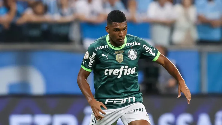 Luís Guilherme em jogo do Palmeiras (Pedro H. Tesch/Getty Images)