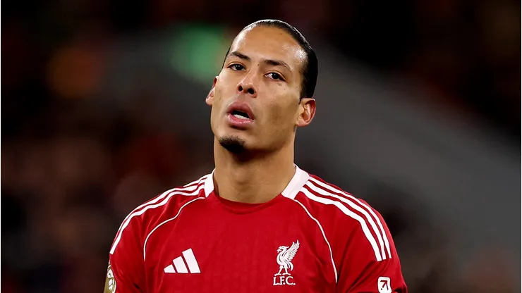 Van Dijk, zagueiro do Liverpool (Photo by Carl Recine/Getty Images)