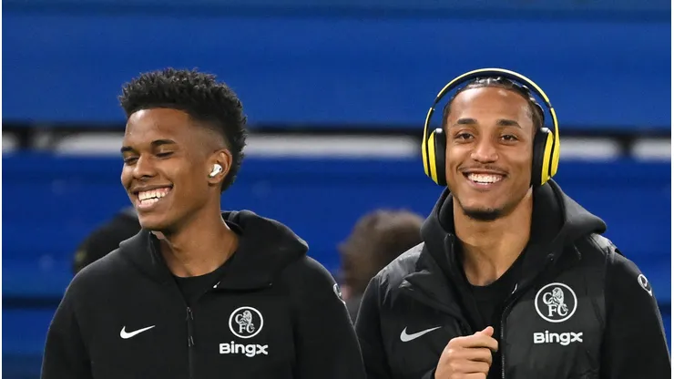Estêvão e João Pedro devem ser titulares sob o comando do Chelsea (Photo by Mike Hewitt/Getty Images)