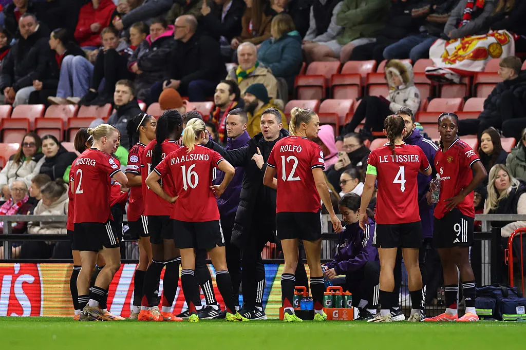 Manchester United é um dos únicos grandes que não conquistou um título da Women's Super League - Foto: Molly Darlington/Getty Images