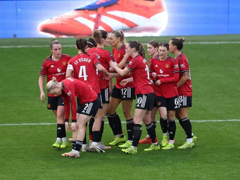 Manchester United estende contratos de quatro atletas