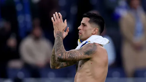 Inter de Milão planeja oferecer Acerbi e De Vrij ao Al-Hilal por João Cancelo. (Photo by Abdullah Ahmed/Getty Images)