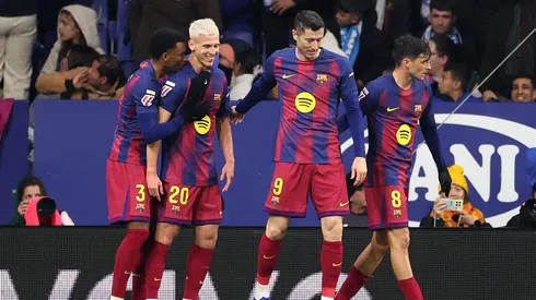 Gol de Dani Olmo nos acréscimos garante vitória do Barcelona sobre o Espanyol. (Foto de Judit Cartiel/Getty Images)