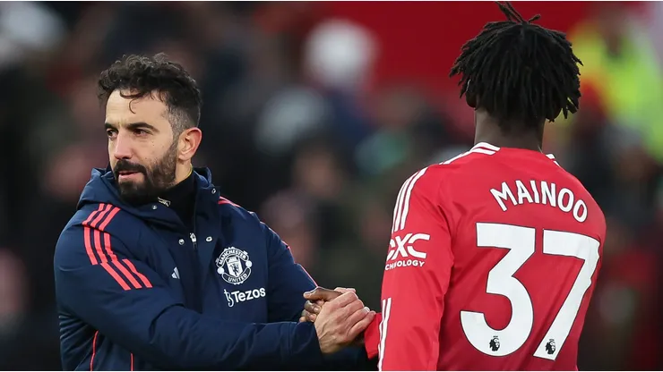 Brilho de Mainoo expõe falhas de Amorim e gera críticas de ídolos do Manchester United. (Foto: Matt McNulty/Getty Images)