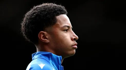 Yisa Alao, promessa do futebol inglês, está na mira do Liverpool. Foto: James Fearn/Getty Images